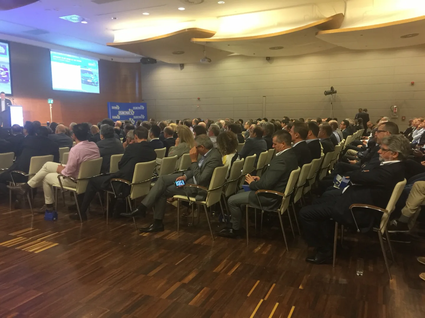 Attendees at David Goswick’s Budapest IoT presentation.